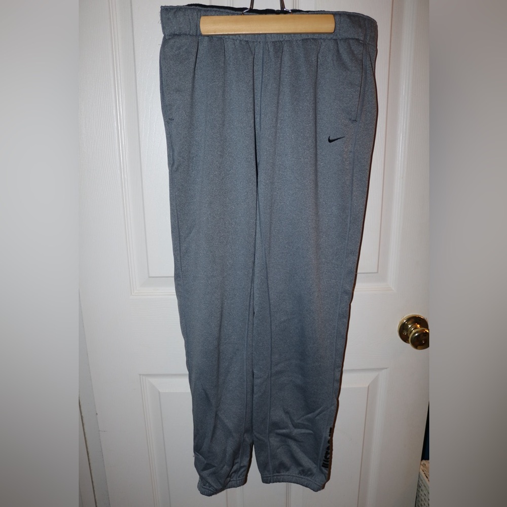 Small Nike Therma-Fit Fleece Sweatpants